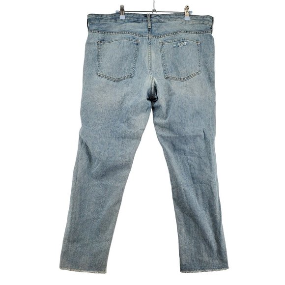 Mossimo Jeans Women's Destroyed Boyfriend Cut off at ankles Blue W42 - Picture 8 of 10